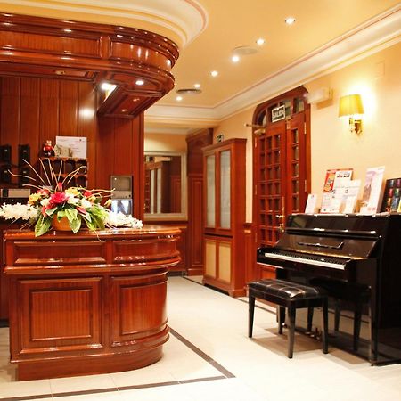 Hostal Victoria III มาดริด ภายนอก รูปภาพ