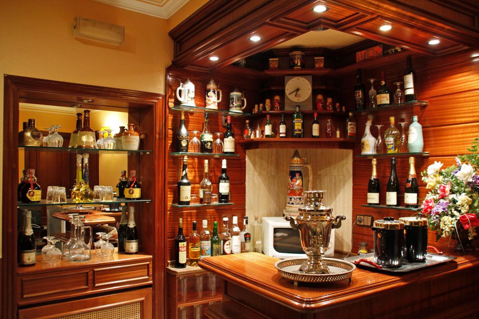 Hostal Victoria III มาดริด ภายนอก รูปภาพ