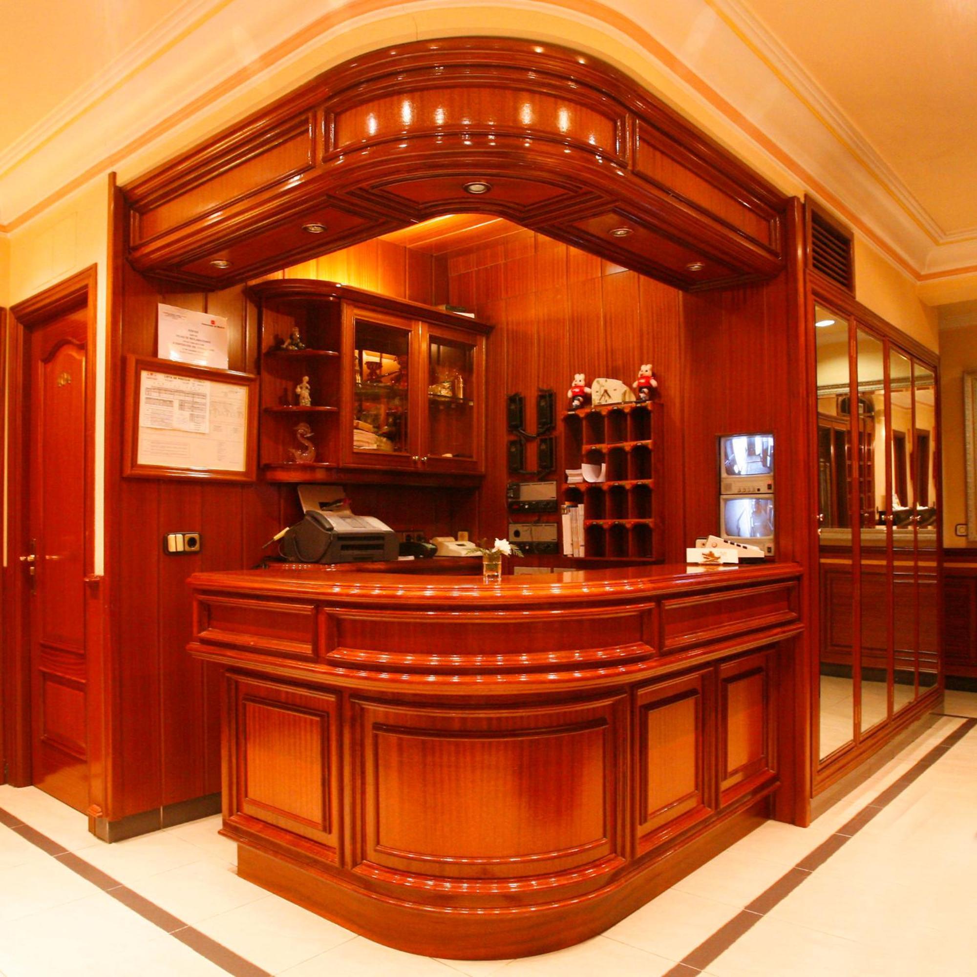 Hostal Victoria III มาดริด ภายนอก รูปภาพ