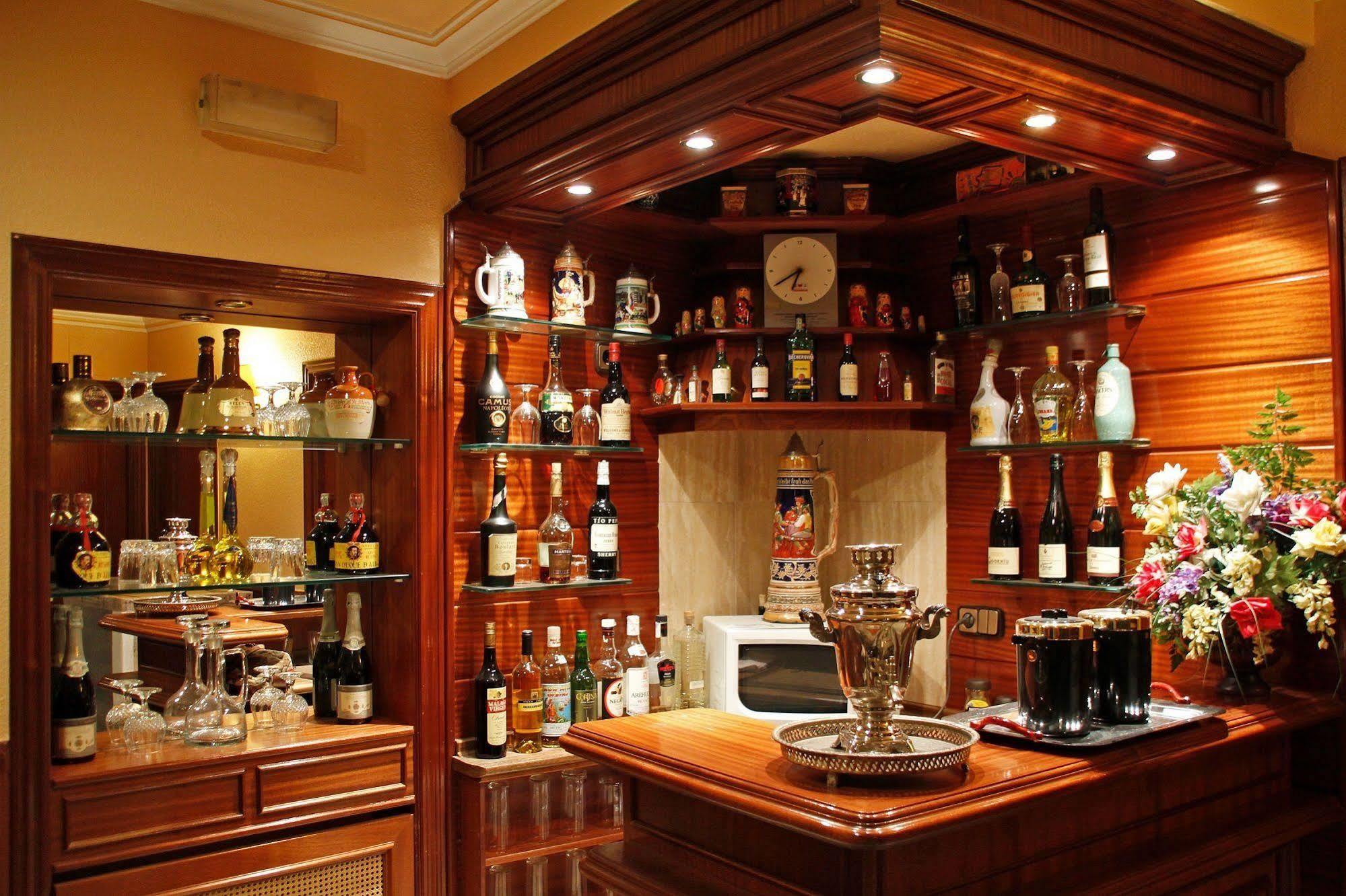 Hostal Victoria III มาดริด ภายนอก รูปภาพ